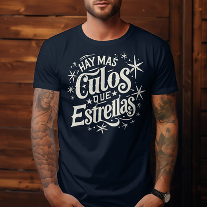 Graphic tee with hand-lettered cosmic typography / Camiseta gráfica con tipografía galáctica ilustrada a mano